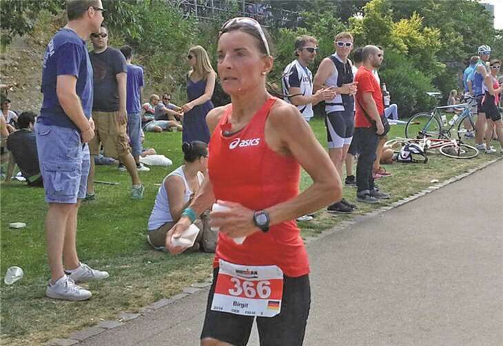 Birgit Jacobi wird am 11. Oktober durch die Lava-Felder von Hawaii laufen.  Privat