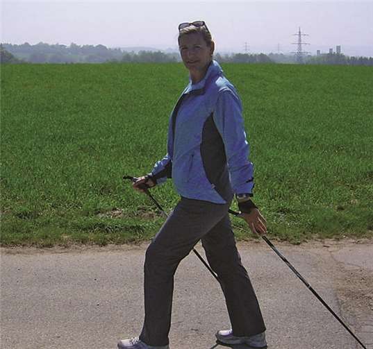 Birgits Nordic-Walking Treff startet.  Privat