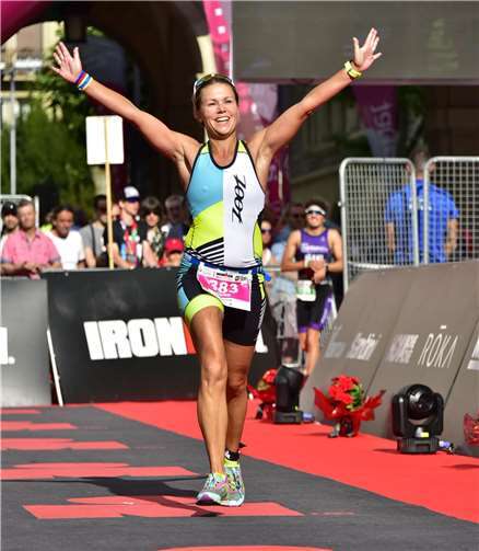 Birke Thielen beim Zieleinlauf in Vitoria-Gasteiz. Copyright: FinisherPix®