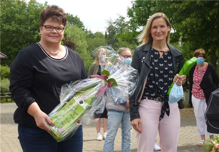 Birte Käsehagen (li.) und Marion Rings (rechts) aus dem Orga-Team der Klassen 4a und 4b.Foto: privat
