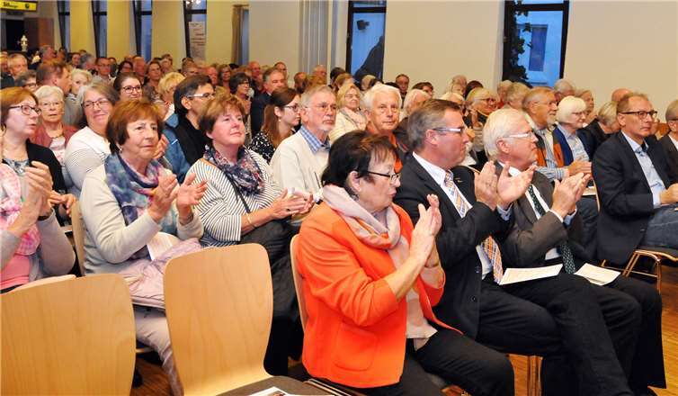 Bis auf den letzten Platz besetzt war das Dorfgemeinschaftshaus.