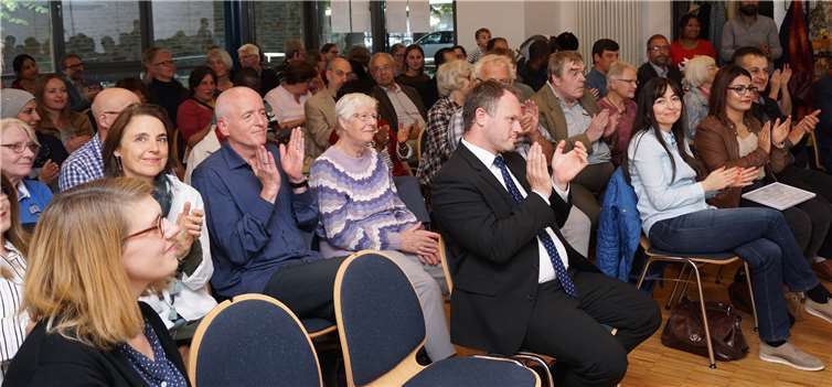 Bis auf den letzten Platz besetzt war das Gemeindehaus der Marktkirchengemeinde.