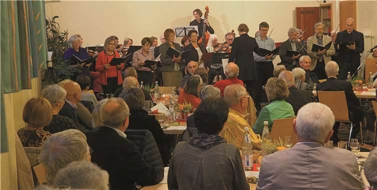 Bis auf den letzten Platz gefüllt war bei der Weinprobe des Förderverein Christuskirche Andernach der Gemeindesaal an der Läufstraße. privat
