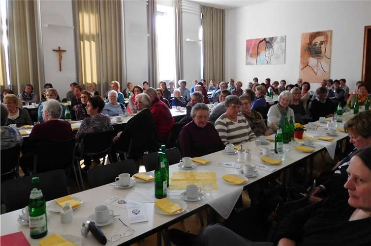 Bis auf den letzten Platz gefüllt war der Saal im Herz-Jesu-Haus Kühr. privat
