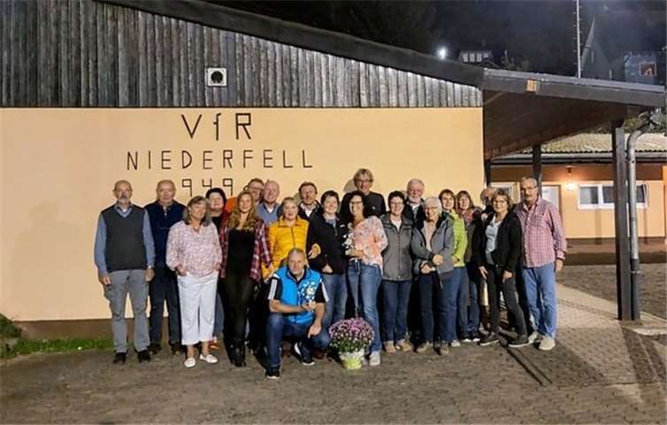 Bis auf wenige verhinderte Mitglieder war die komplette Boule-Abteilung des VfR zum Saisonabschluss erschienen. Fotos: privat