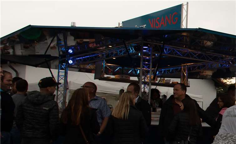 Bis in den späten Abend hatte man Spaß auf der Kirmes.Fotos: CEW