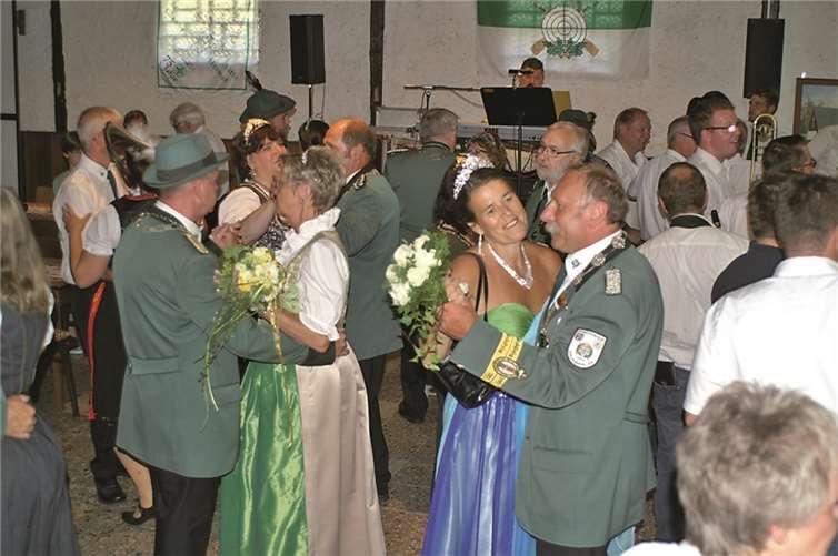 Bis in die Nacht hinein wurde in der Schützenhalle Hähnen getanzt und gefeiert.