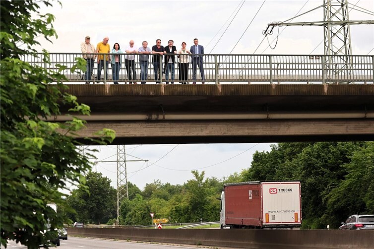 Bis ins Frühjahr 2027 verschiebt der LBM die notwendige Sanierung der maroden Brücke über die B42 zwischen Engers und Heimbach-Weis. 