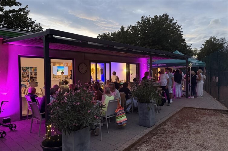 Bis spät in die Nacht feierten mehr als 120 Mitglieder und Gäste die 100 Jahre Andernacher Tennisclub