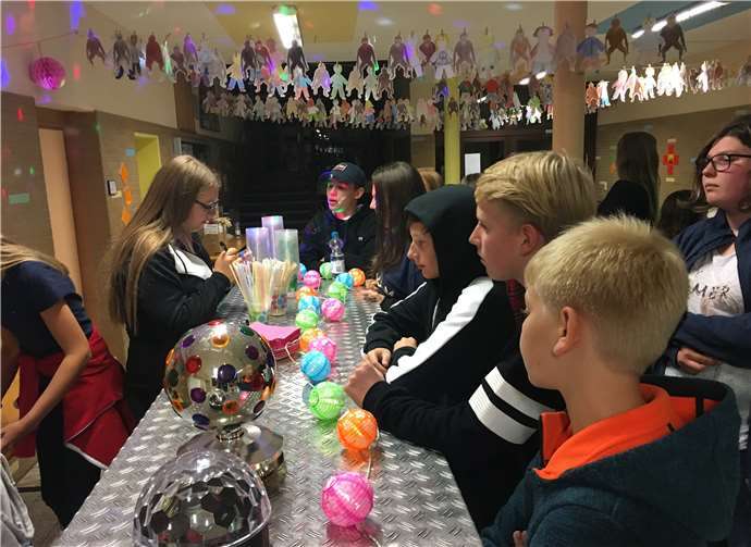 Bis späte in die Nacht wurde gefeiert.