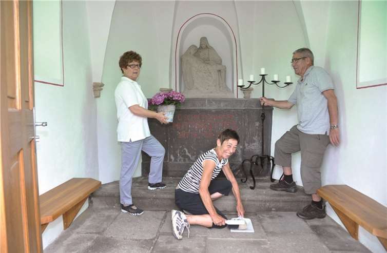 Bis zuletzt hatten fleißige Hände gewirkt und herausgeputzt.