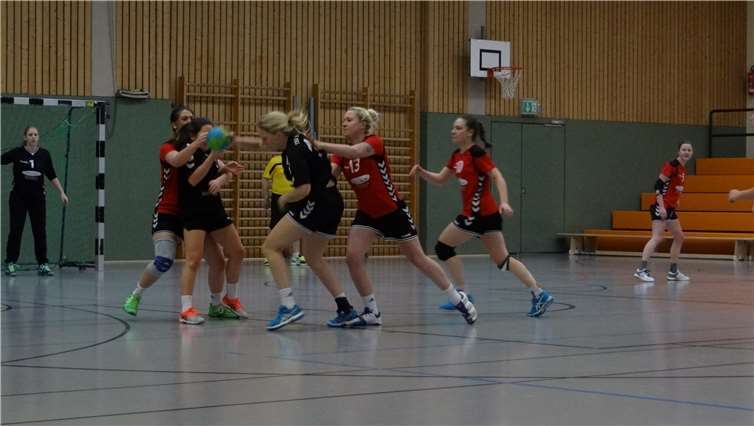 Bis zum 19:19-Gleichstand nach 50 Minuten war das Spiel offen zwischen den Merlern und dem Gast aus Bonn.privat