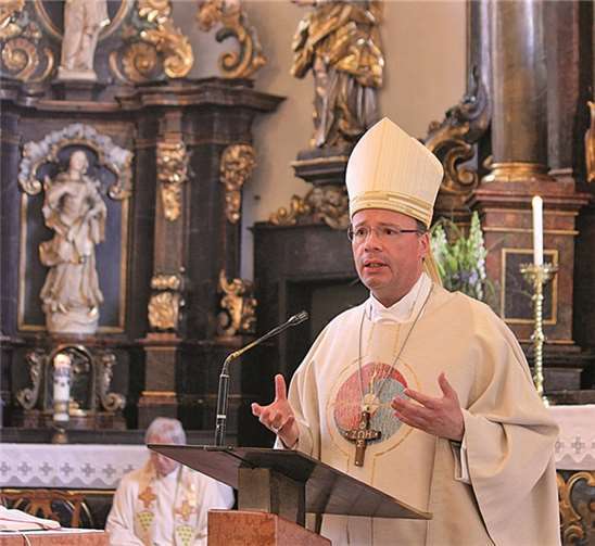 Bischof Ackermann bei der Predigt. privat