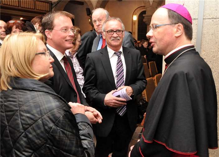 Bischof Ackermann war bei seinem Besuch der Spiele voll des Lobes.
