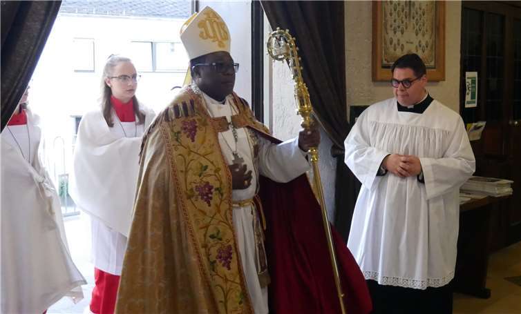Bischof Bruno Ateba aus der Diözese Maroua-Mokolo (Kamerun) würdigte seinen Pallottinischen MitbruderRichard Henkes als „mutigen Kämpfer und Zeuge fürden christlichen Glauben“ und „Märtyrer der Nächstenliebe“.