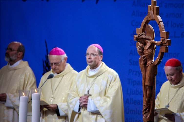 Bischof Dr. Stephan Ackermann begrüßte die angereisten Pilger