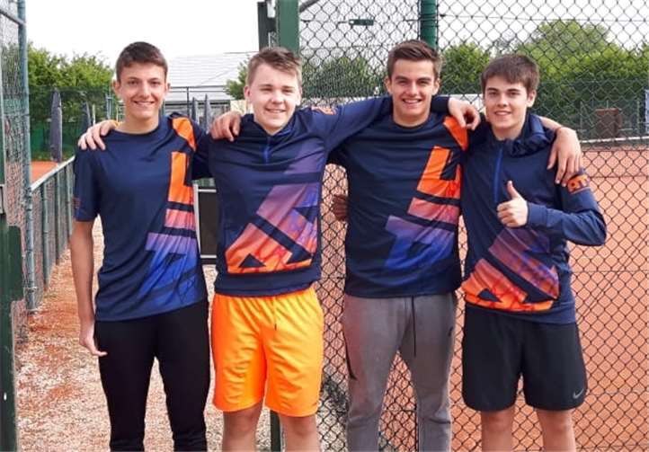 Bisher ungeschlagen an der Tabellenspitze: die Jungen U18 des Andernacher Tennisclubs.privat