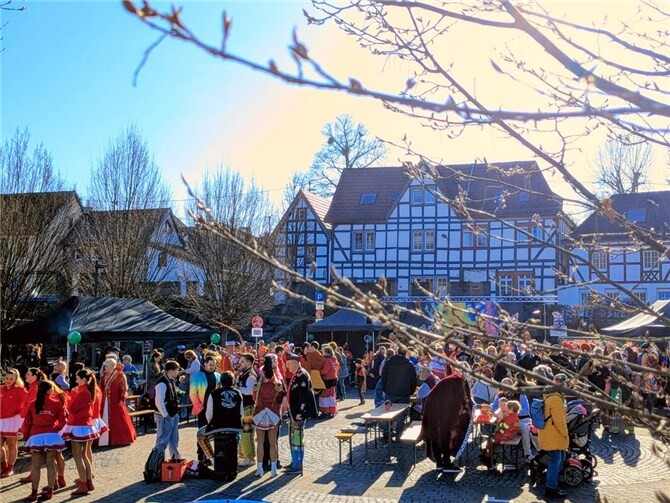 Biwak auf dem Renesseplatz. 