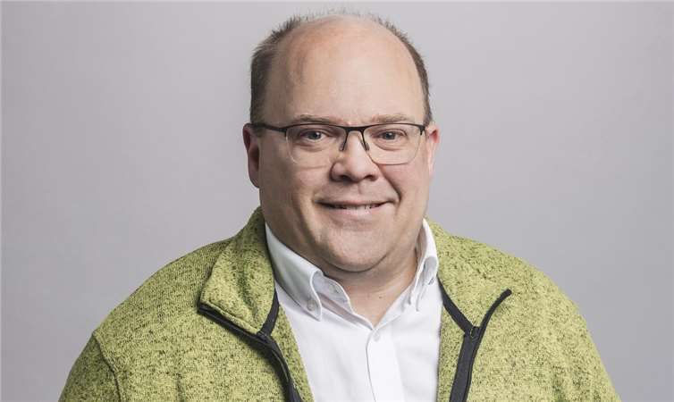 Björn Flick packt an.  Foto: Fotostudio Röder-Moldenhauer