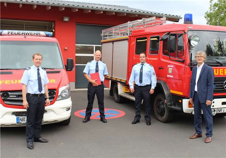 Björn Nietzard (2.v.li.) wurde zum neuen stellvertretenden Wehrführer gewählt.Quelle: Feuerwehr Dattenberg