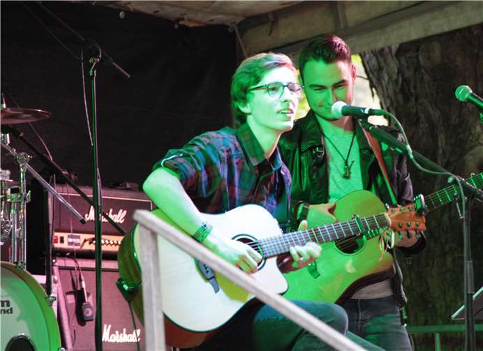 Björn Stumm und Philipp Steinertvon der Band „Meet-Me-Friday“.