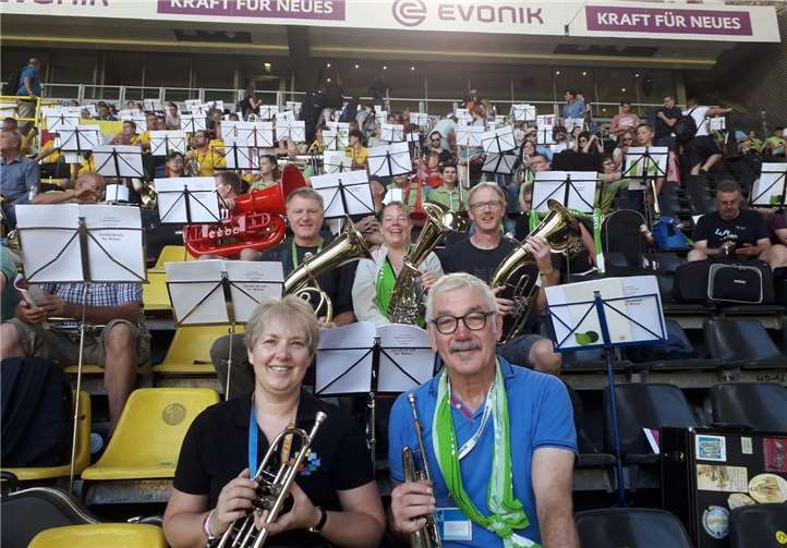 Bläserinnen und Bläser aus dem Dekanat hatten öffentliche Auftritte in Stadt und Messehallen und spielten zusammen mit 3000 anderen Musikern beim Abschlussgottesdienst mit.