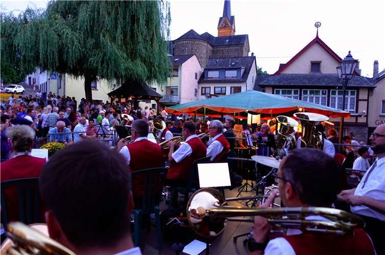 Blasmusik erheitert die Massen - sowohl traditionelle als auch moderne Hits hat das Ensemble im Portfolio.