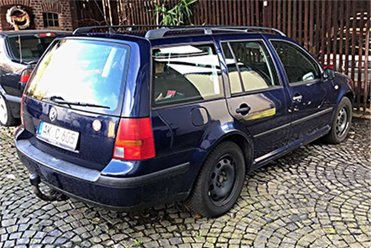 Polizei bittet um Mithilfe: Tötungsdelikt im Westerwald Blauer VW Golf Kombi, mit Anhängerkupplung. Das amtliche Kennzeichen lautet AK-C 605. Foto: Polizei RLP