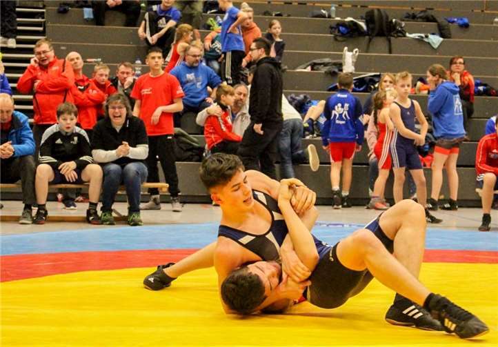 Blaues Trikot: Lenhard Lang, WKG Metternich/Rübenach/Boden.