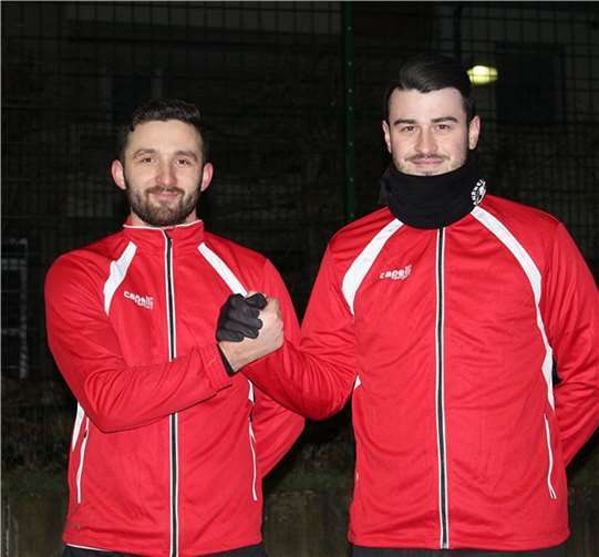 Bleiben auch weiterhin für den ABC am Ball: (v.l.): Ajdin Sukalic und Niklas Röder. Foto: Martin Brand