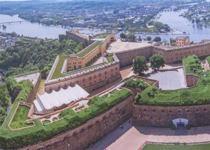 Blick auf die Festung, den Rhein und die Mosel. privat