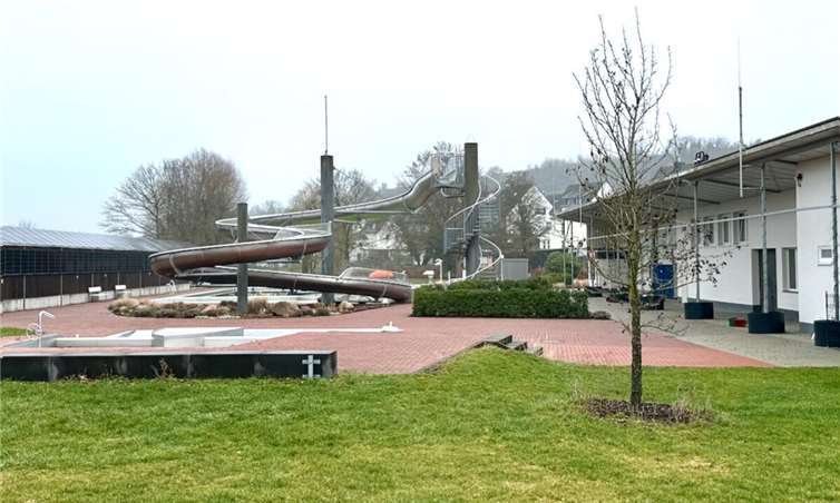 Blick in das Freibad von Ahrweiler.  Foto: ROB