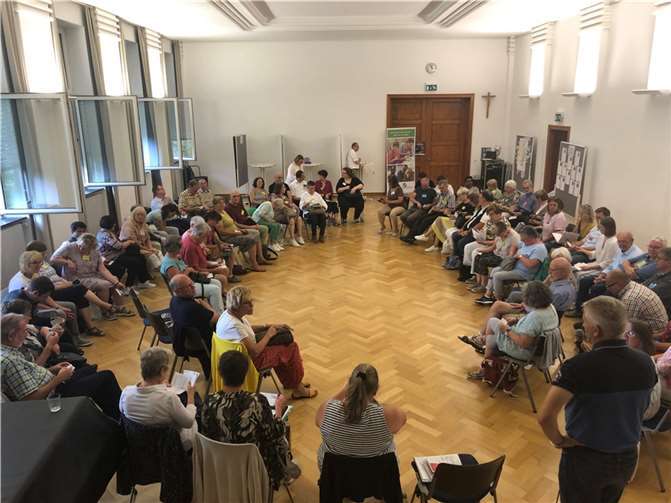 Blick in das Plenum. Fotos: Dieter Junker