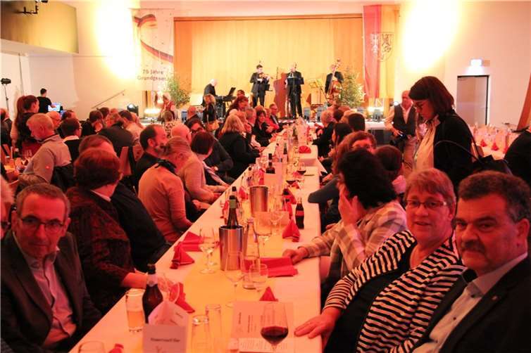 Blick in den Festsaal bei der Abschiedsfeier für ausgeschiedene Mandatsträger der Kreisstadt.  Foto: GS