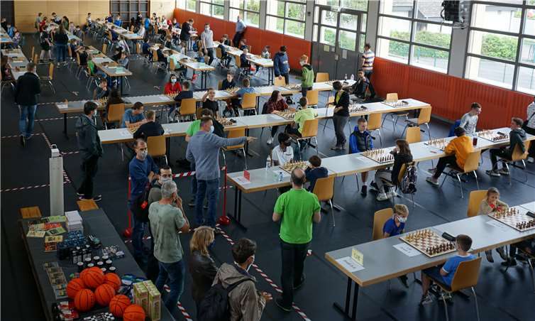 Blick in den Turniersaal der Pellenzhalle Nickenich. Weil sich alle an die Regeln hielten, konnte ein reibungsloser Turnierablauf an beiden Tagen gewährleistet werden. Fotos: privat