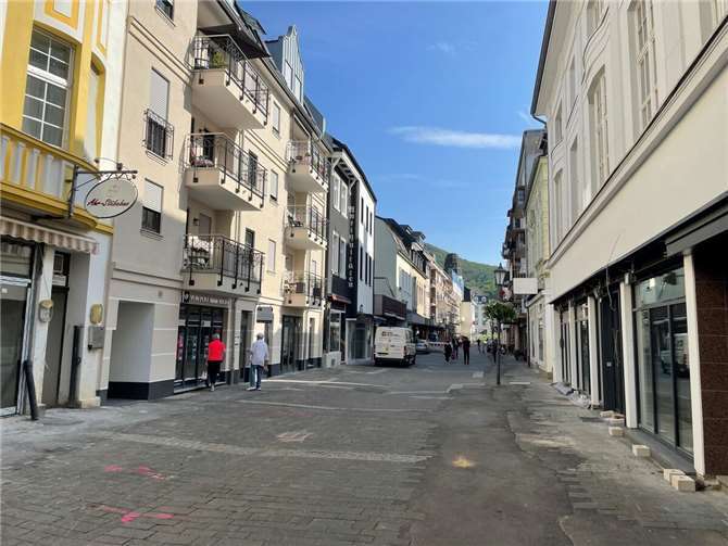 Stand der Baumaßnahmen in der Innenstadt von Bad Neuenahr  Blick in die Poststraße.  Foto: ROB
