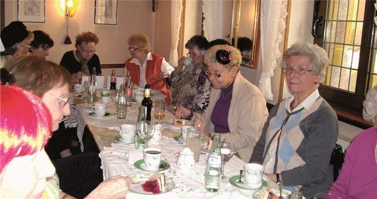 Blick in die flotte Runde der Frauen der Dahr. privat