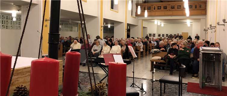 Blick in die voll besetzte Klosterkirche. Foto: privat