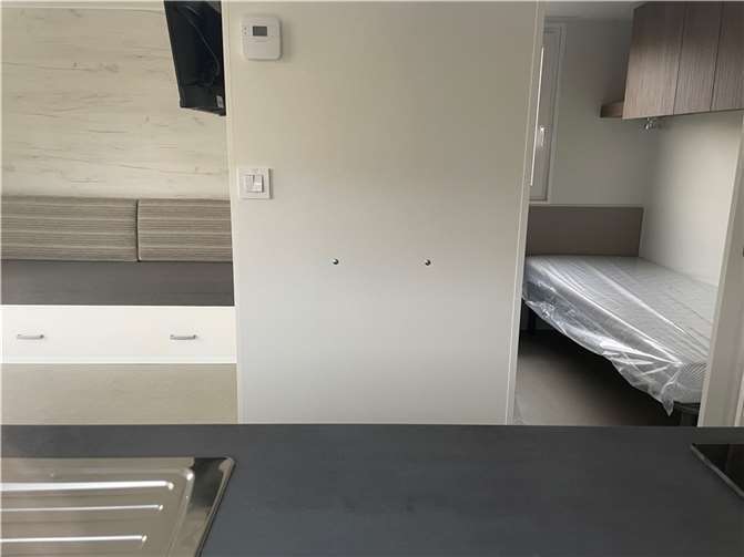 Ahrtal: So sind die Tiny Houses für Flutbetroffene eingerichtet Blick in ein Tiny House. Foto: ROB