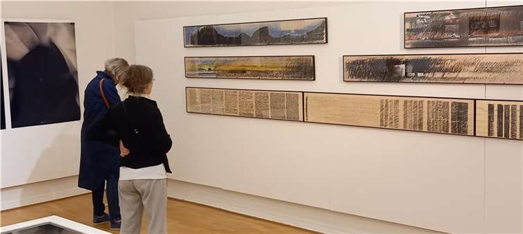 Blick in einen Ausstellungsraum „Barbara Noculak“. Foto: Roentgen-Museum Neuwied