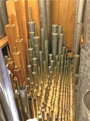 Blick ins Pfeifenwerk der Astersteiner Orgel. privat