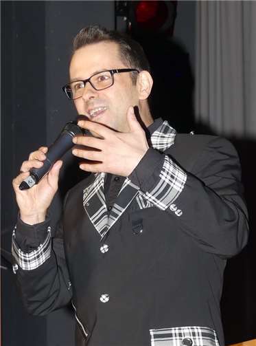 „Blötschkopp“ Marc Metzger erfreute als versierter Jubiläums-Moderator mit amüsanten „Kölsche Tön“.