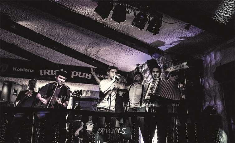 Blümchenknicker im Irish Pub Koblenz auf der Bühne.Belleisart Photographie