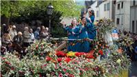 Blüten- und Weinkönigin