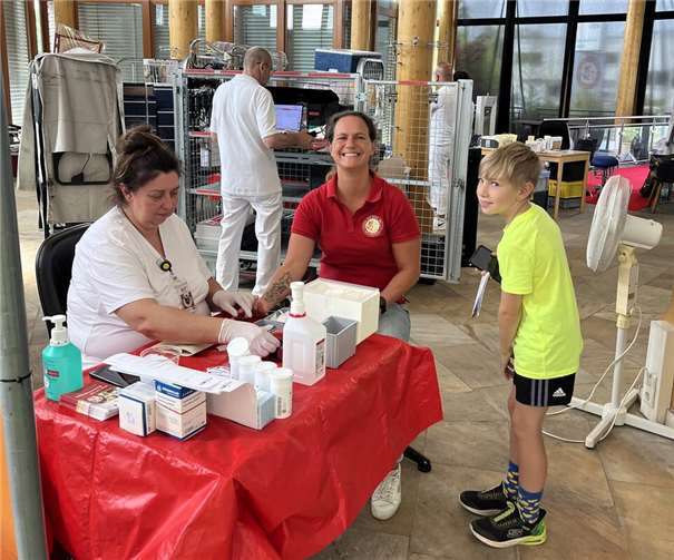 Blutspendetag bei den Rot-Weissen war voller Erfolg  Blutspendetag mit großer Beteiligung. Foto: Holz