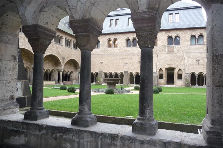 Bonner Münster, Kreuzgang