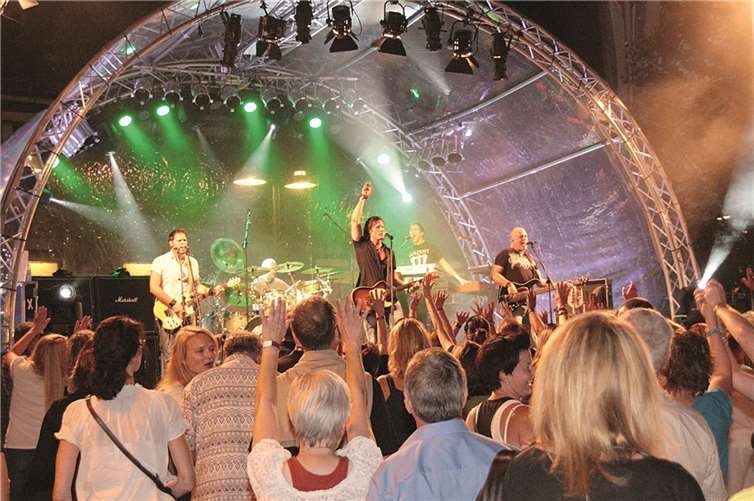 Bounce - Bon Jovi Tribute Band: Den Zuschauern wurde so richtig eingeheizt.