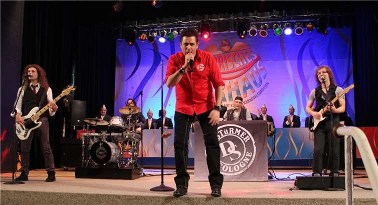 Brachten den Saal mit „Mach dein Ding“ zum Kochen: Die Domstürmer.