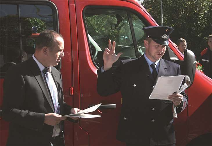 Brandmeister Gregor Michels wurde zum stellvertretenden Wehrführer in Dedenbach ernannt und legte den Diensteid ab.