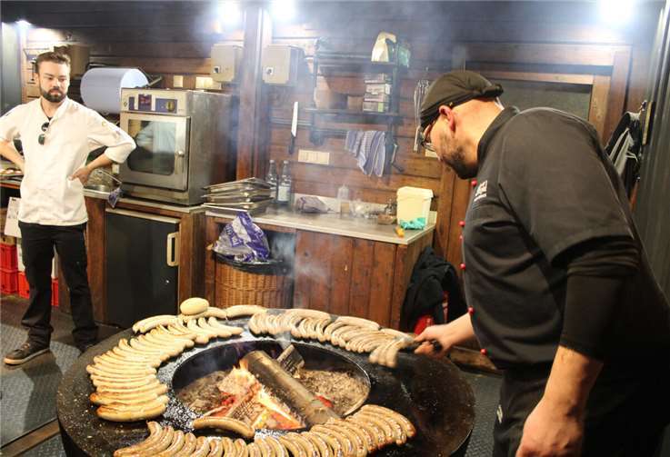 Bratwurst vom Grill – ein zeitloser Klassiker.